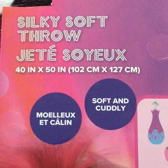 NWT Trolls plush throw blanket 40”x50” - Picture 3 of 4